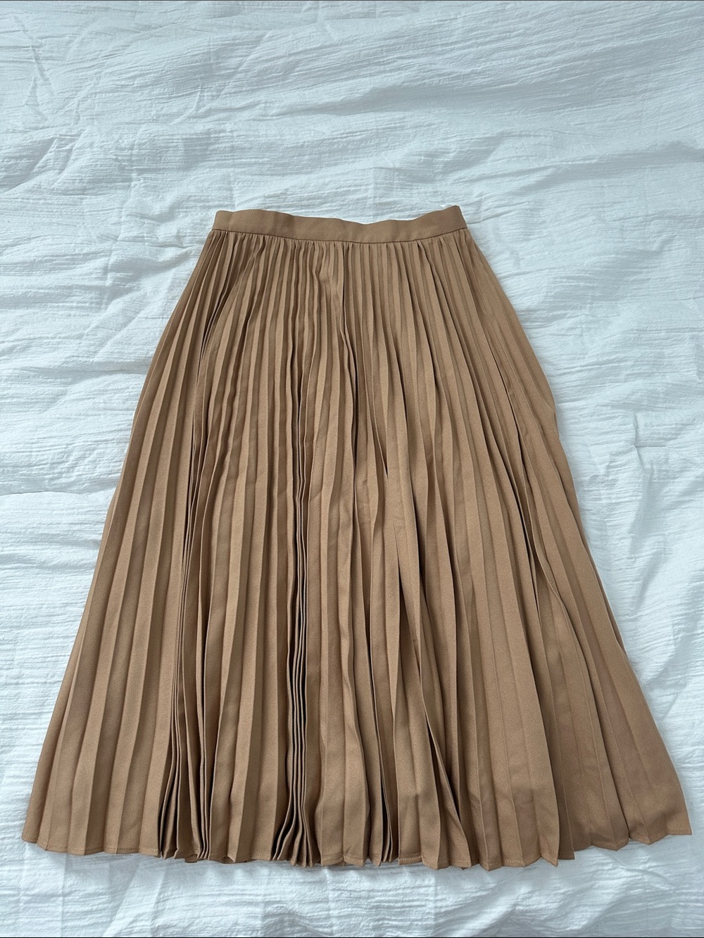 New Love,Bonito Elinie Beige Pleated Midi Skirt - Picture 2 of 4